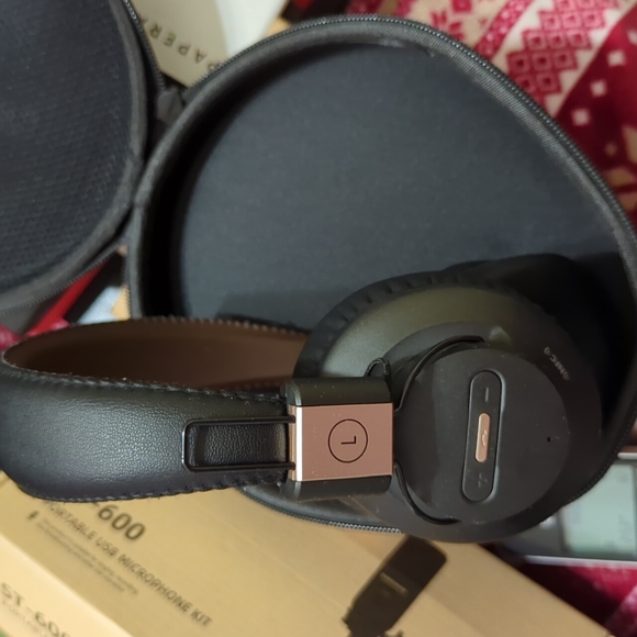 Avantree Wireless Headphones - Picture 2 of 4